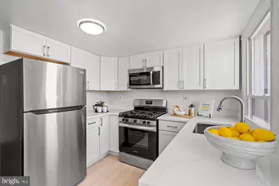 1040 6th Street NE #302, Washington, DC 20002 - Photo 8