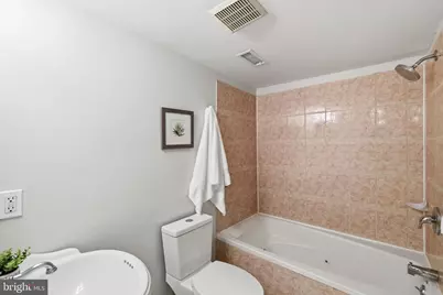 1005 Irving Street NW, Washington, DC 20010 - Photo 26
