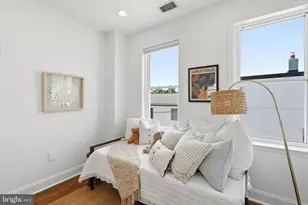 1005 Irving St NW, Washington, DC 20010 - Photo 16
