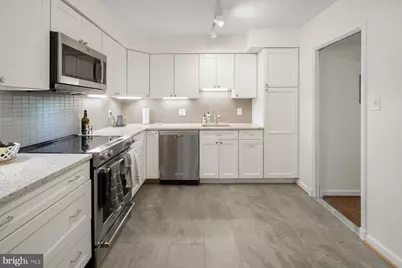 1045 31st Street NW #303, Washington, DC 20007 - Photo 6