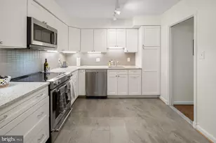 1045 31st St NW, Washington, DC 20007 - Photo 6