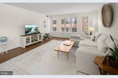 1045 31st Street NW #303, Washington, DC 20007 - Photo 4