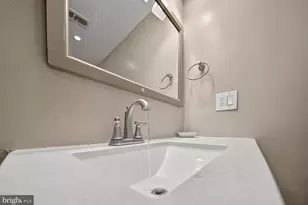 817 6th St NW, Washington, DC 20001 - Photo 26