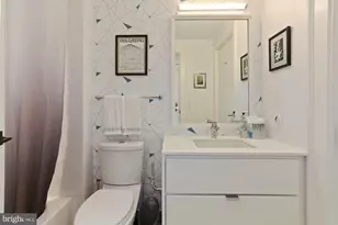 1011 M St NW, Washington, DC 20001 - Photo 24