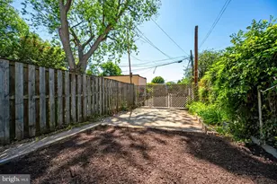 323 13th St SE, Washington, DC 20003 - Photo 18