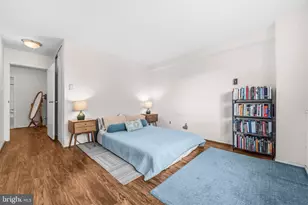 730 24th St NW, Washington, DC 20037 - Photo 4