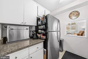 730 24th St NW, Washington, DC 20037 - Photo 6