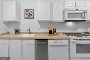 3297 Sutton Pl NW, Washington, DC 20016 - Photo 32