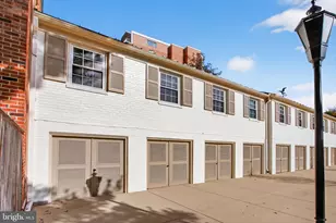 3297 Sutton Pl NW, Washington, DC 20016 - Photo 8