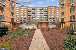 800 4th St SW, Washington, DC 20024 - Photo 1