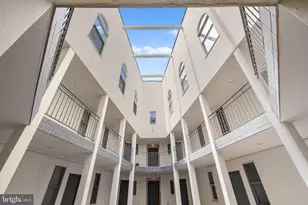 350 9th St SE, Washington, DC 20003 - Photo 2