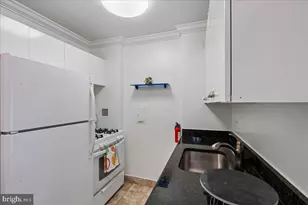 922 24th Street NW, Washington, DC 20037 - Photo 4