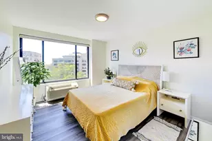 2501 Calvert St NW, Washington, DC 20008 - Photo 8
