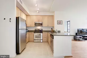 437 New York Ave NW, Washington, DC 20001 - Photo 2