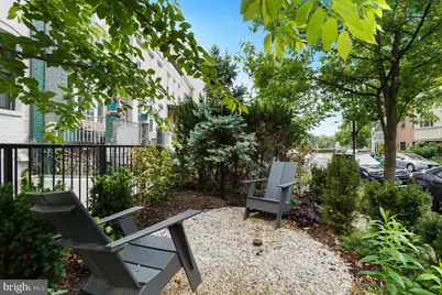 270 15th Street SE #202, Washington, DC 20003 - Photo 2