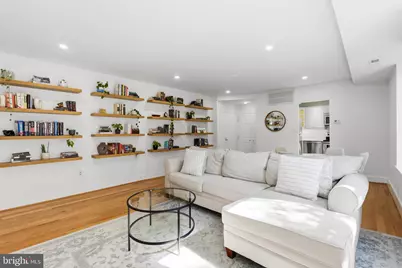 1115 12th Street NW #201, Washington, DC 20005 - Photo 2