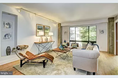 1077 30th Street NW #308, Washington, DC 20007 - Photo 2