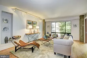 1077 30th St NW, Washington, DC 20007 - Photo 2