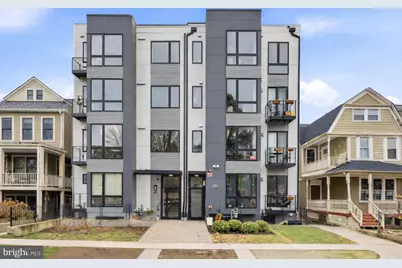 836 Varnum Street NW #201, Washington, DC 20011 - Photo 2