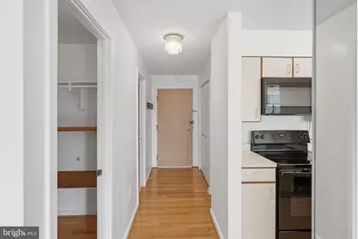 2111 Wisconsin Avenue NW #524, Washington, DC 20007 - Photo 8