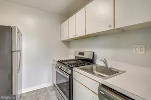 4201 Cathedral Ave NW, Washington, DC 20016 - Photo 6