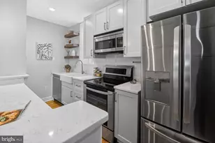 2510 Cliffbourne Pl NW, Washington, DC 20009 - Photo 4