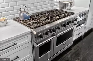 3702 Jenifer St NW, Washington, DC 20015 - Photo 10