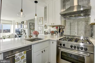 1330 New Hampshire Avenue NW #916, Washington, DC 20036 - Photo 2