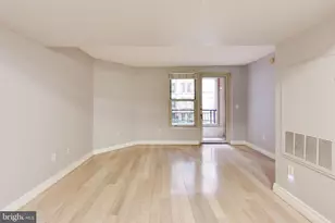915 E St NW, Washington, DC 20004 - Photo 6