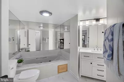 2111 Wisconsin Avenue NW #411, Washington, DC 20007 - Photo 22