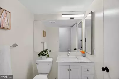 2111 Wisconsin Avenue NW #411, Washington, DC 20007 - Photo 14