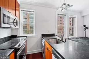 1121 24th St NW, Washington, DC 20037 - Photo 8