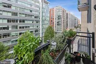 37 L St SE, Washington, DC 20003 - Photo 16