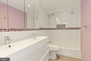 4201 Cathedral Ave NW, Washington, DC 20016 - Photo 20