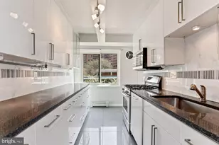 4201 Cathedral Ave NW, Washington, DC 20016 - Photo 16