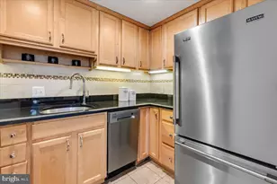 1949 Calvert St NW, Washington, DC 20009 - Photo 10
