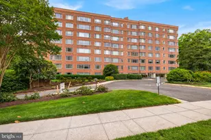 4200 Cathedral Ave NW, Washington, DC 20016 - Photo 2
