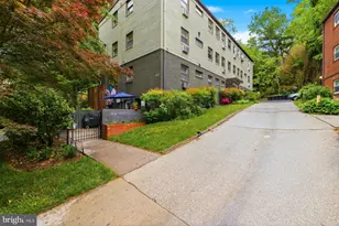 4595 MacArthur Blvd NW, Washington, DC 20007 - Photo 2