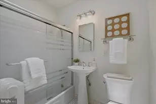 2732 Woodley Pl NW, Washington, DC 20008 - Photo 28