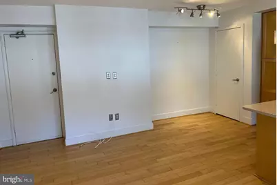 210 Oakwood Street SE #204, Washington, DC 20032 - Photo 6
