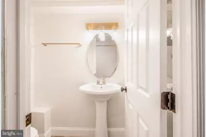 104 15th Street SE #B, Washington, DC 20003 - Photo 16
