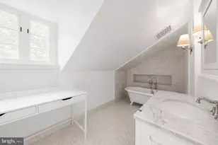 2501 49th St NW, Washington, DC 20007 - Photo 32