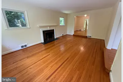 5021 Cathedral Avenue NW, Washington, DC 20016 - Photo 2