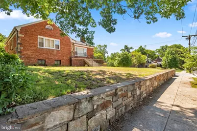 2520 32nd Street SE, Washington, DC 20020 - Photo 4