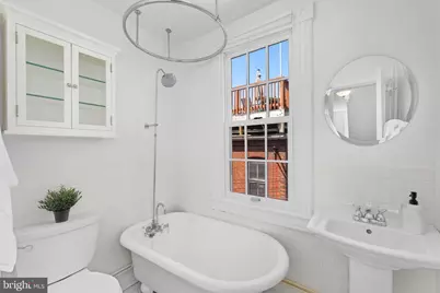 123 4th Street SE, Washington, DC 20003 - Photo 16