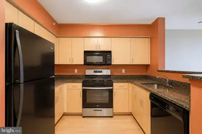 1000 New Jersey Avenue SE #304, Washington, DC 20003 - Photo 6