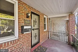 1633 R St SE, Washington, DC 20020 - Photo 2