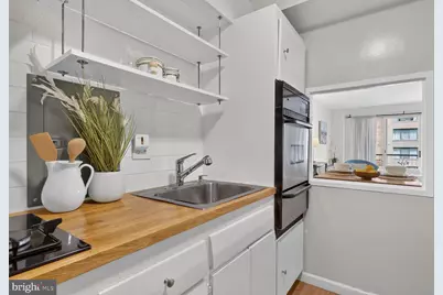 730 24th Street NW #512, Washington, DC 20037 - Photo 4