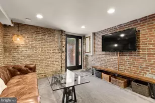 128 D St SE, Washington, DC 20003 - Photo 32