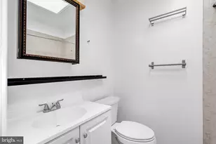 1749 L St NE, Washington, DC 20002 - Photo 16